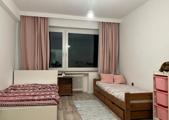3 Br Near Messe *