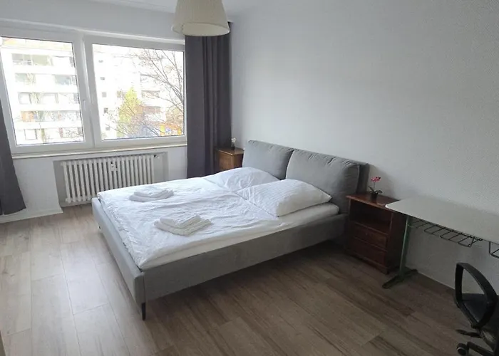 3 Br Near Messe Apartment