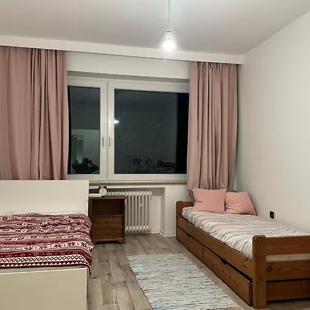 3 Br Near Messe *