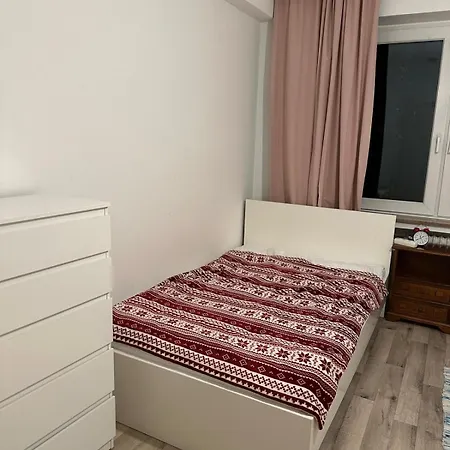 3 Bedroom Near Messe Apartment Dusseldorf