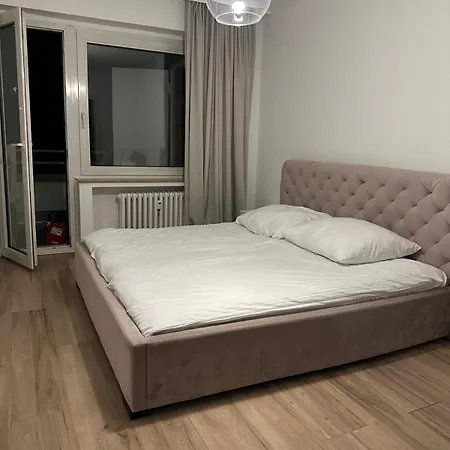 3 Br Near Messe Apartamento