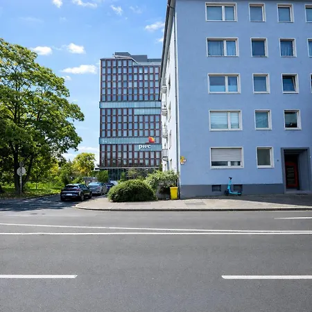 3 Bedroom Near Messe