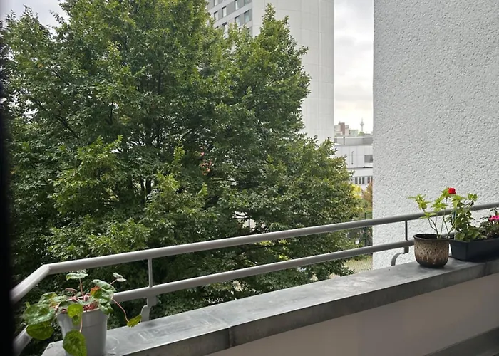 3 Br Near Messe Apartamento *