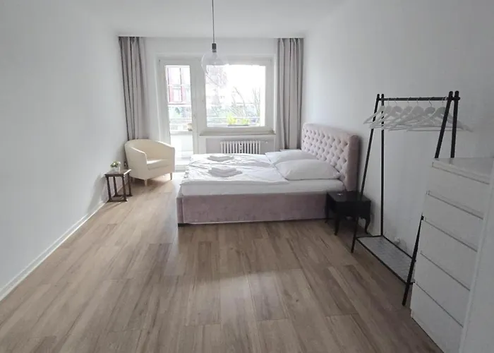 3 Bedroom Near Messe