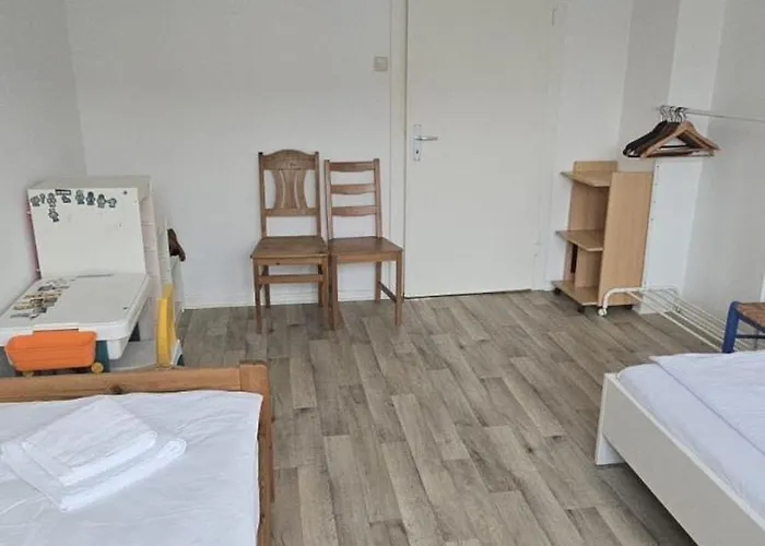 3 Bedroom Near Messe * 杜塞尔多夫