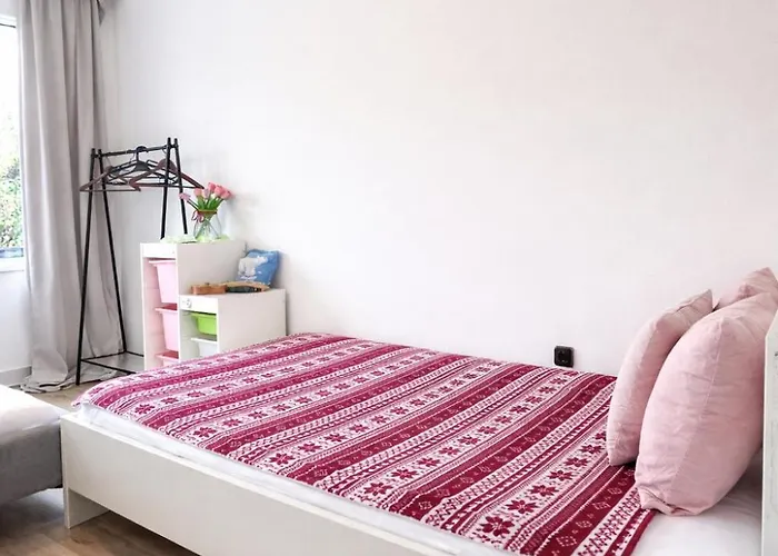 3 Br Near Messe * Düsseldorf